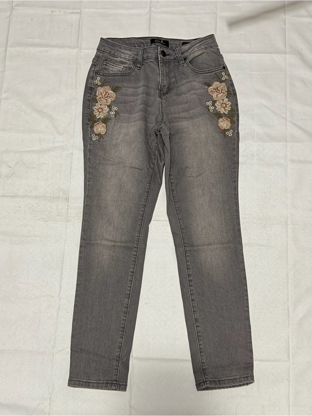 Earl Jeans Gray Skinny Jeans with Floral Embroidery